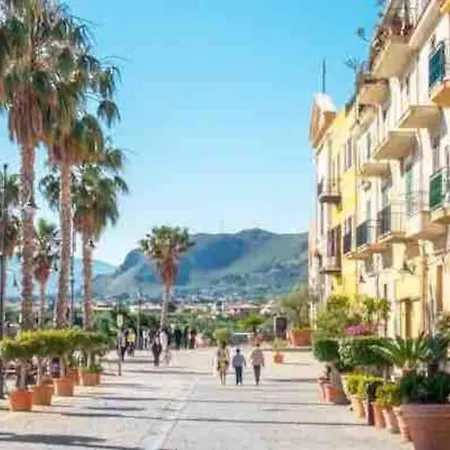 Floridio Sicilia Tra Campagna E Mare *