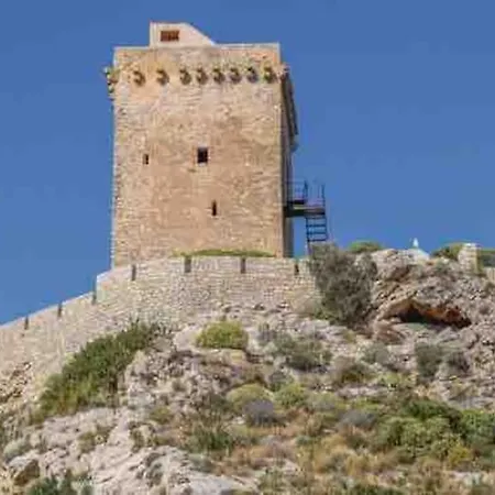 Floridio Sicilia Tra Campagna E Mare
